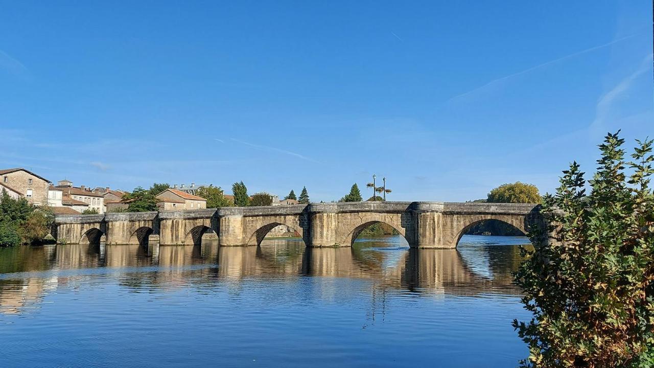 Bed and Breakfast For Me Formidable L'Isle-Jourdain  Esterno foto